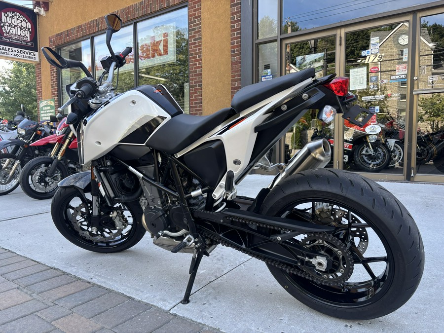 2017 KTM 690 Duke - 3816U