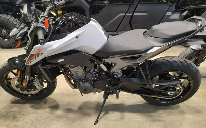 2024 KTM 790 Duke