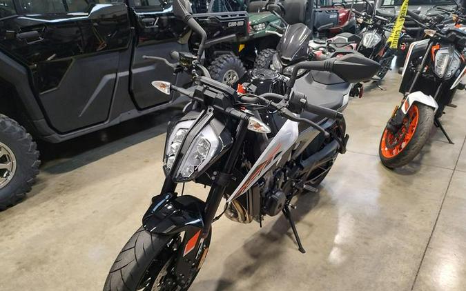 2024 KTM 790 Duke