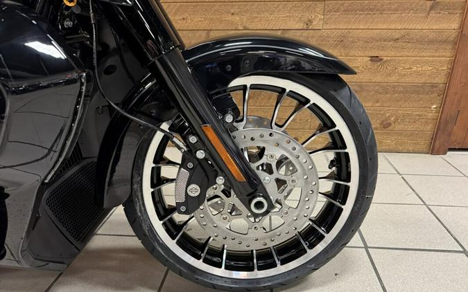 2026 Harley-Davidson® Street Glide 3 Limited Vivid Black Black Trim FLHLT