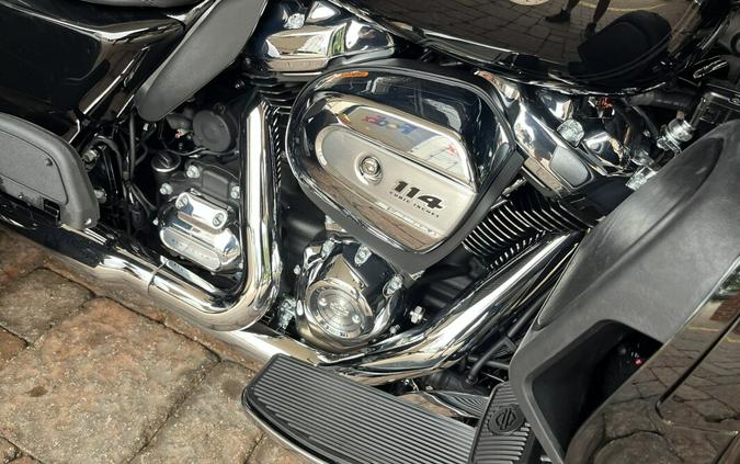 2024 Harley-Davidson Tri Glide Ultra FLHTCUTG