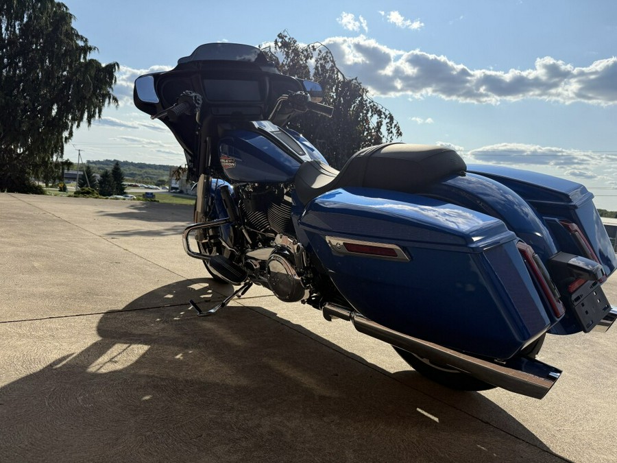 2025 Harley-Davidson Street Glide Blue Burst FLHX