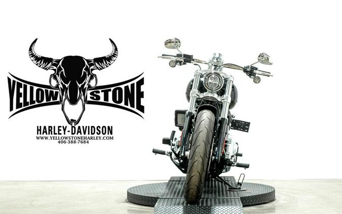 2025 Harley-Davidson® Breakout® Vivid Black