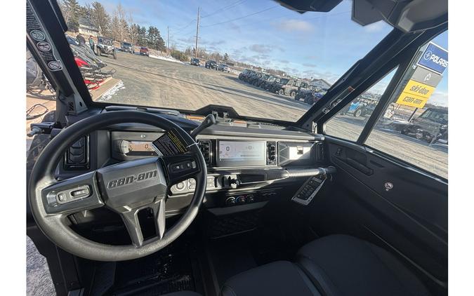 2026 Can-Am SSV DEF MAX XTCAB 65 HD11 CA HB 26 XT CAB HD11