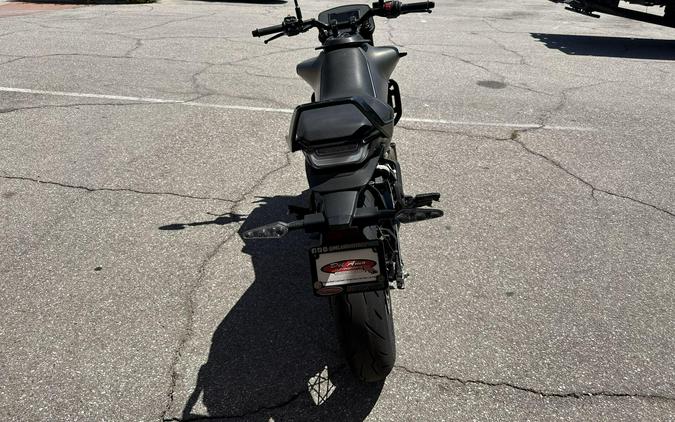 2024 Husqvarna SVARTPILEN 401