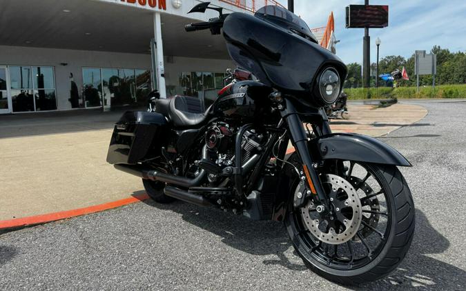 2018 Harley-Davidson® Street Glide® Special Vivid Black