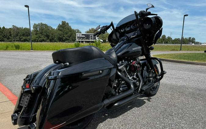 2018 Harley-Davidson® Street Glide® Special Vivid Black
