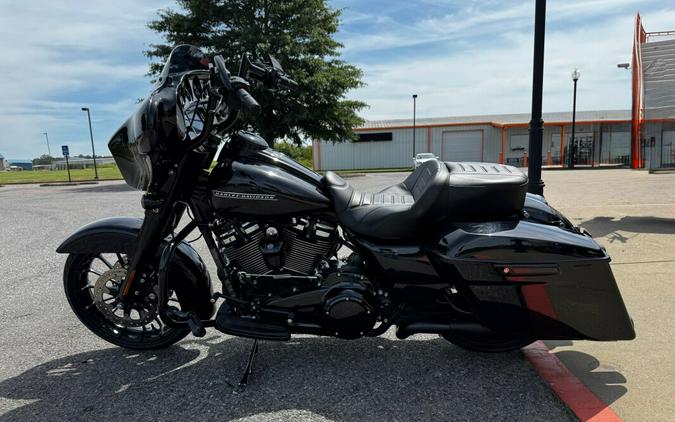 2018 Harley-Davidson® Street Glide® Special Vivid Black
