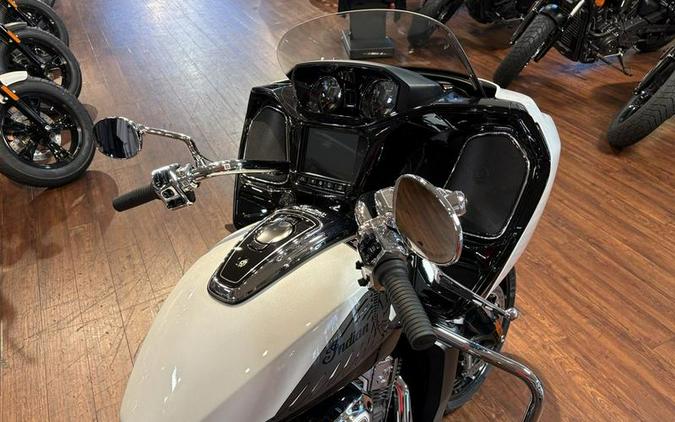 2025 Indian Motorcycle® Challenger® Limited 112 Ghost White Metallic with Black Metallic