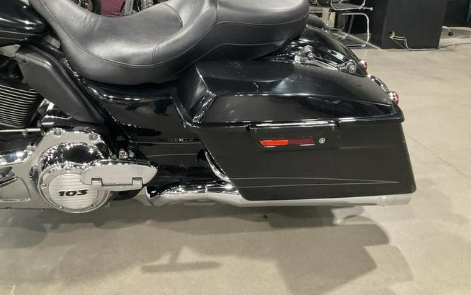 2012 Harley-Davidson® FLTRX - Road Glide® Custom