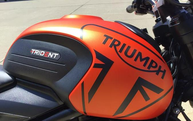 2023 Triumph Trident 660 Matte Baja Orange / Matte Storm Grey