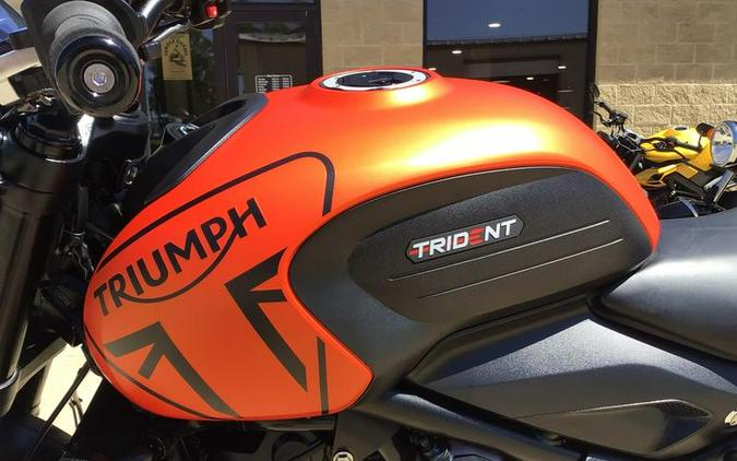 2023 Triumph Trident 660 Matte Baja Orange / Matte Storm Grey