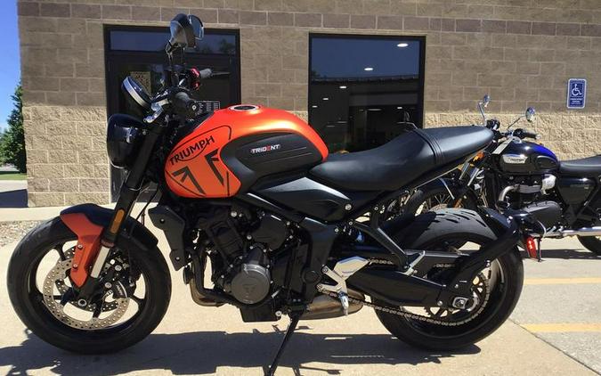 2023 Triumph Trident 660 Matte Baja Orange / Matte Storm Grey