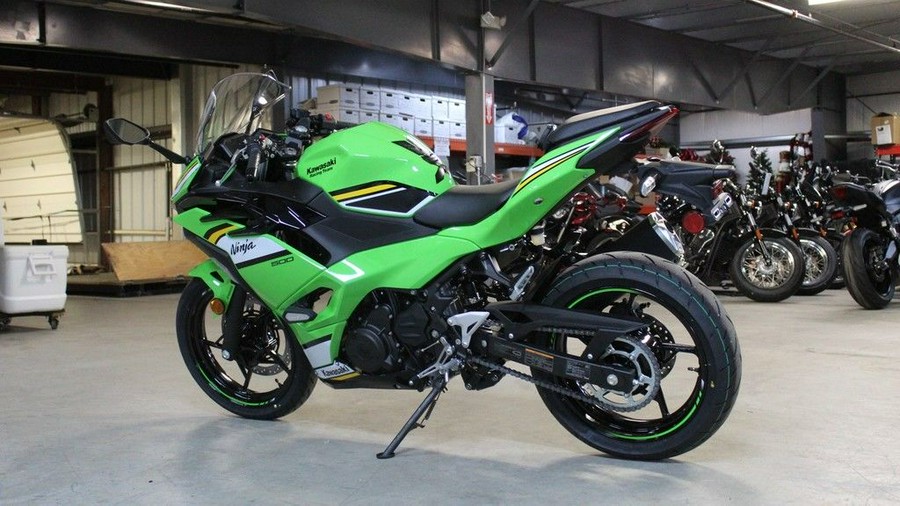 2025 Kawasaki Ninja® 500 KRT Edition SE ABS