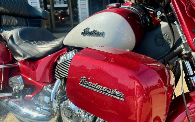 2020 Indian Motorcycle® Roadmaster® Icon Series Ruby Metallic/Pearl White