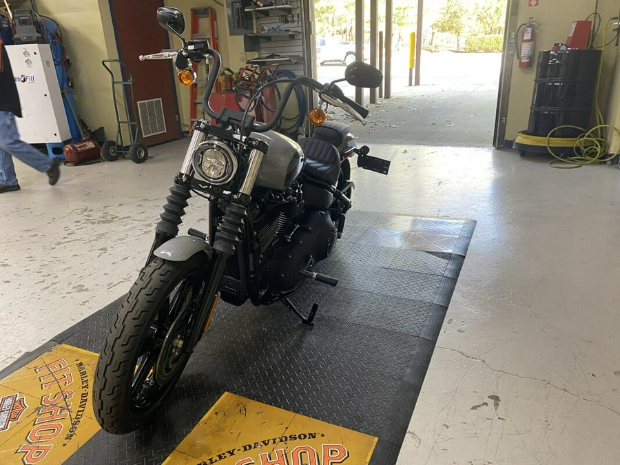 2024 Harley-Davidson Street Bob 114 Billiard Gray