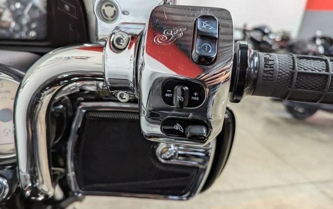2019 Indian Chieftain Classic Thunder Black