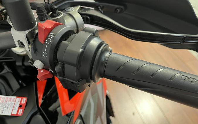 2025 Ducati HYPERMOTARD 698 MONO RVE