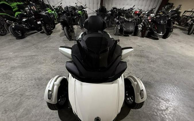 2026 Can-Am® Spyder RT Limited Platine