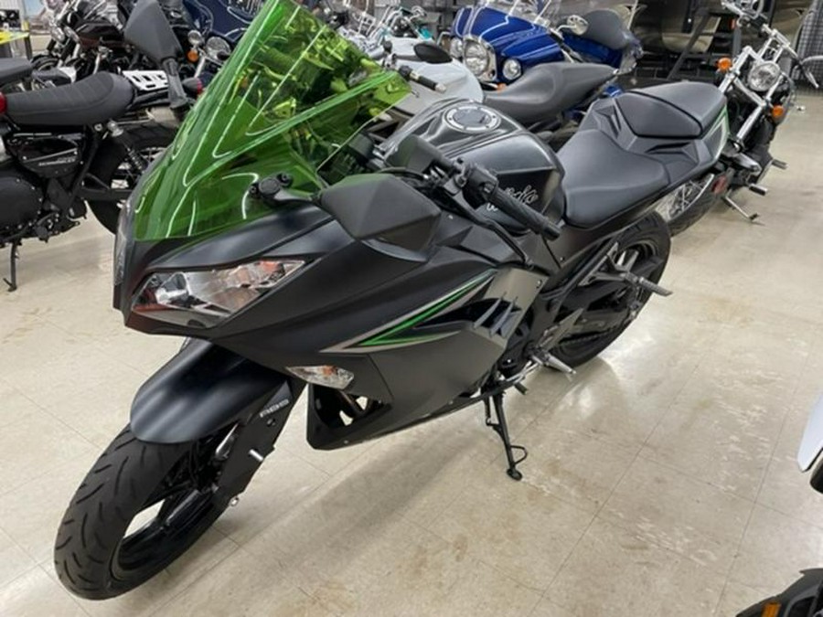 2016 Kawasaki Ninja® 300 ABS