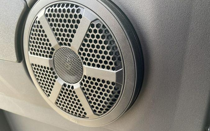 2025 Yamaha Wolverine RMAX4 1000 XT-R