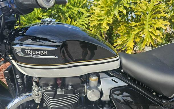2026 Triumph Bonneville Speedmaster Sapphire Black