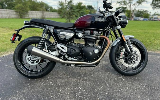 2024 Triumph Speed Twin 1200 Stealth Edition