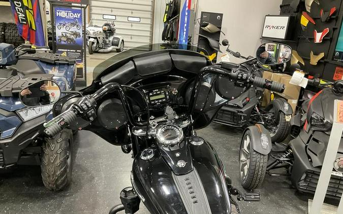 2018 Harley-Davidson® FLHCS - Softail® Heritage Classic 114