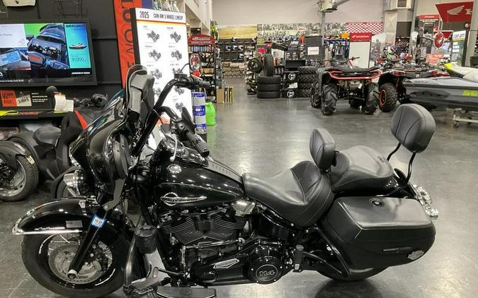 2018 Harley-Davidson® FLHCS - Softail® Heritage Classic 114