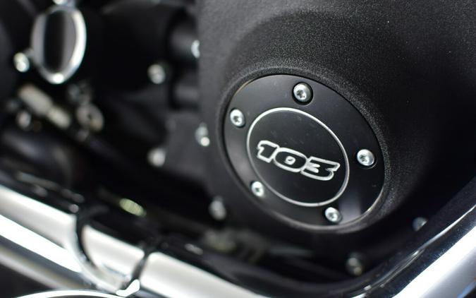 2016 Harley-Davidson Street Bob Velocity Red Sunglo