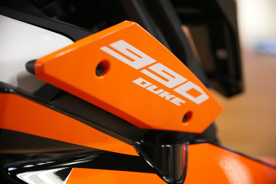 2027 KTM 990 DUKE