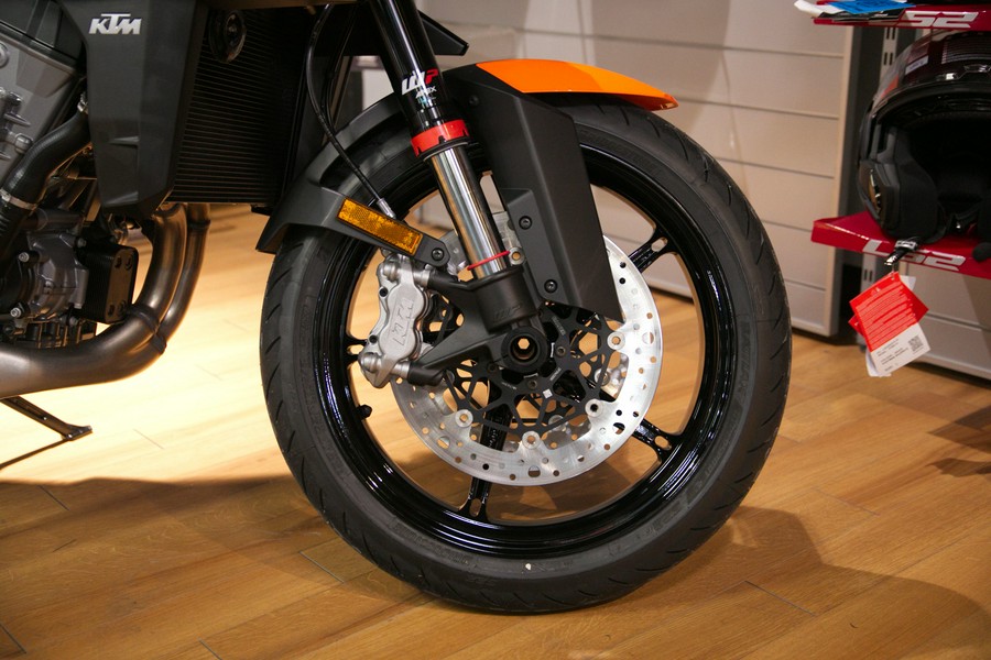 2027 KTM 990 DUKE
