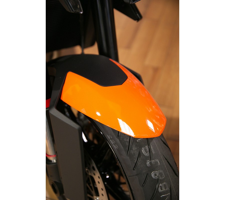 2027 KTM 990 DUKE