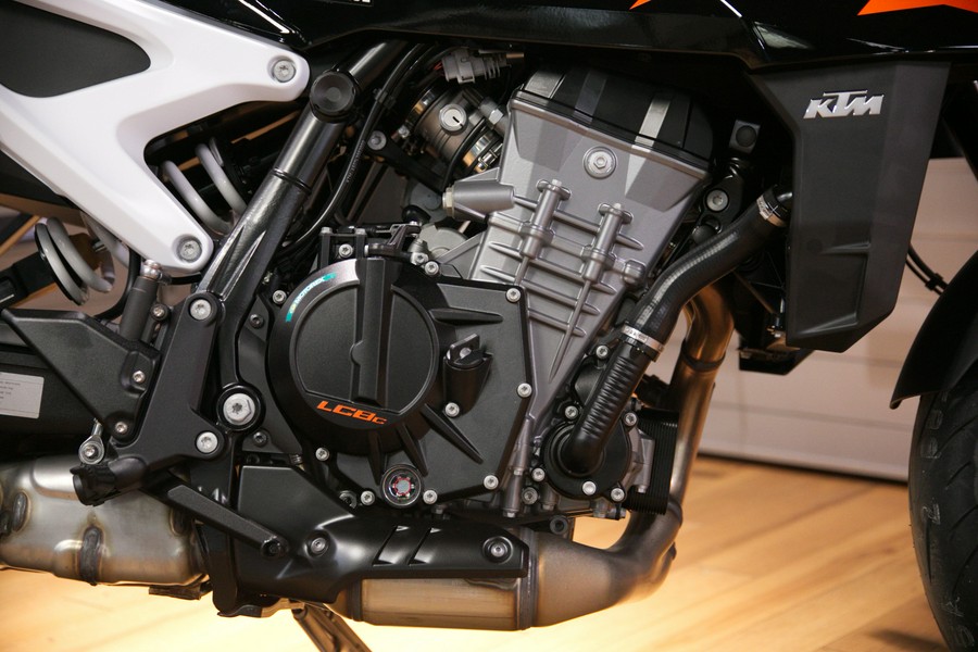 2027 KTM 990 DUKE