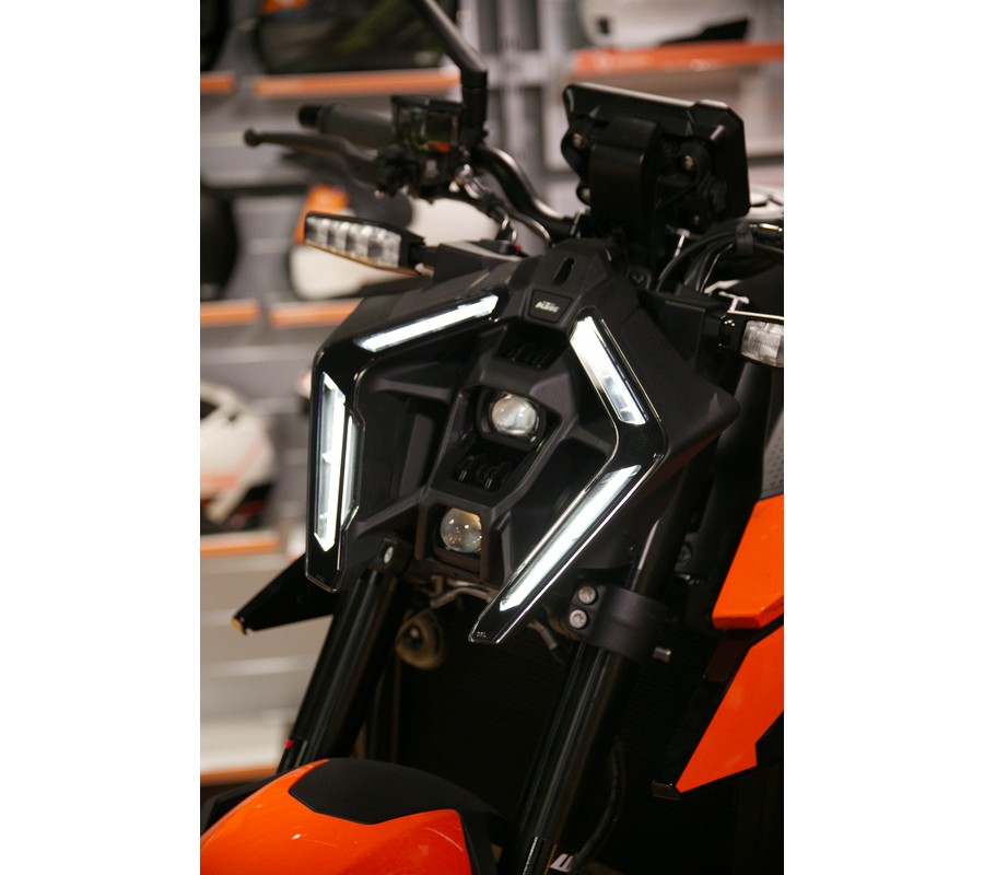 2027 KTM 990 DUKE