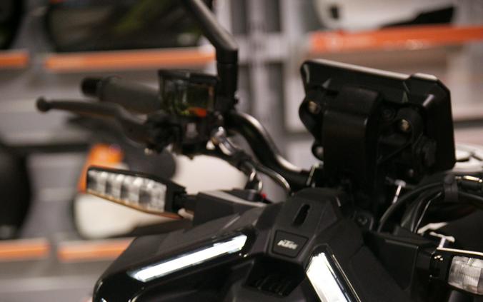 2027 KTM 990 DUKE