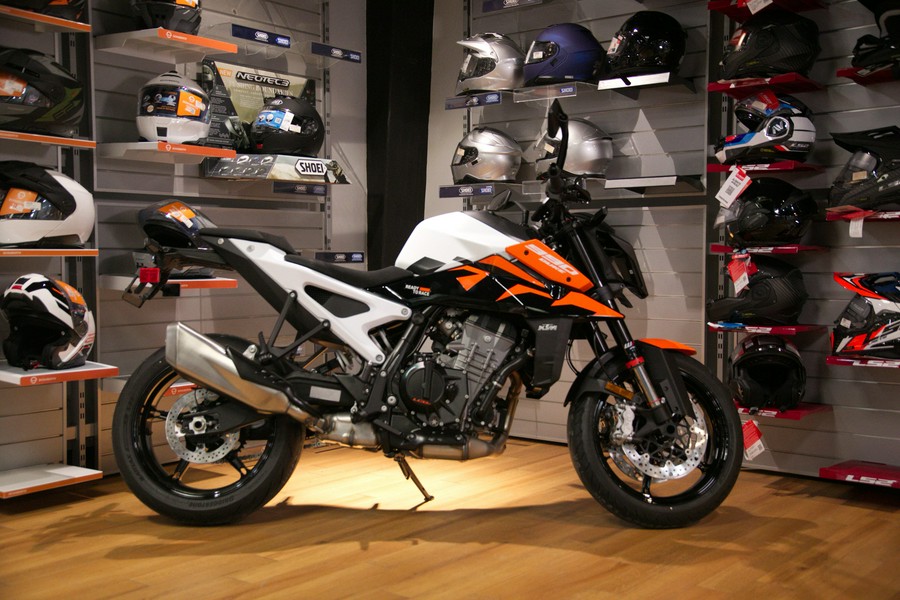 2027 KTM 990 DUKE