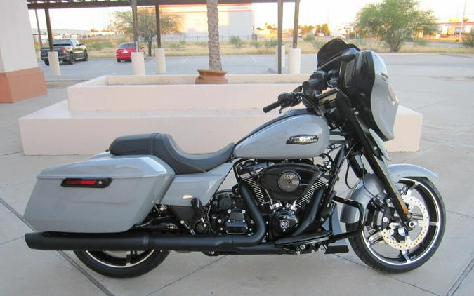 2025 Harley-Davidson Street Glide Billiard Gray