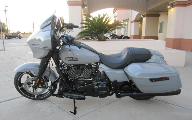2025 Harley-Davidson Street Glide Billiard Gray