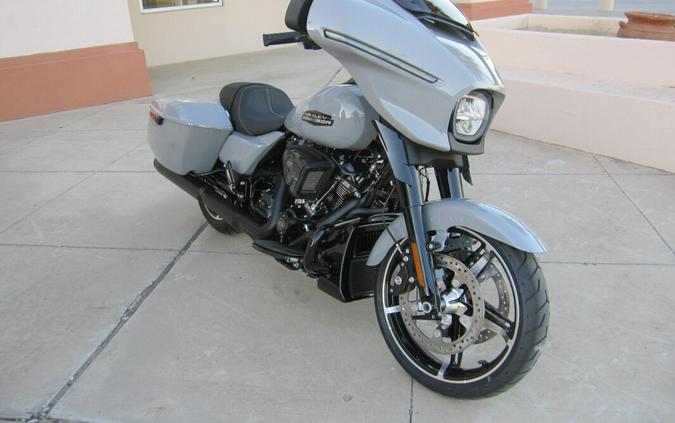 2025 Harley-Davidson Street Glide Billiard Gray