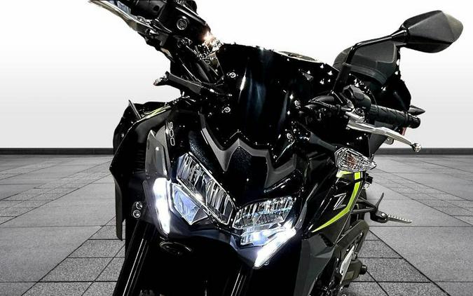 2024 Kawasaki Z900 ABS Metallic Spark Black/Metallic Matte Dark Gray