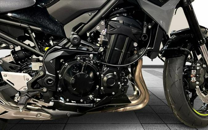 2024 Kawasaki Z900 ABS Metallic Spark Black/Metallic Matte Dark Gray