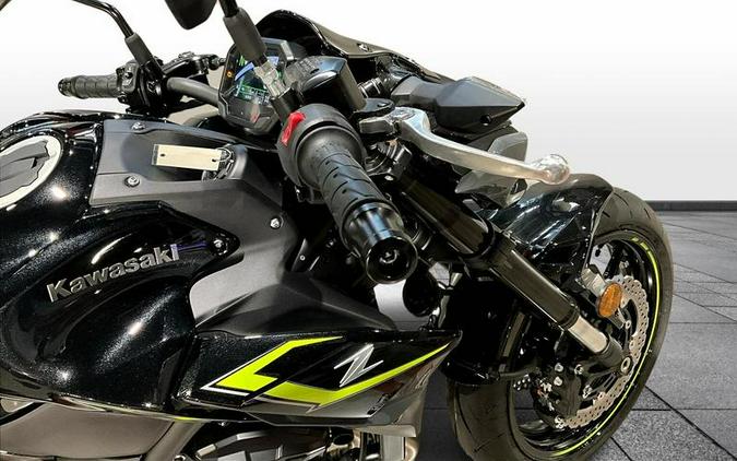 2024 Kawasaki Z900 ABS Metallic Spark Black/Metallic Matte Dark Gray