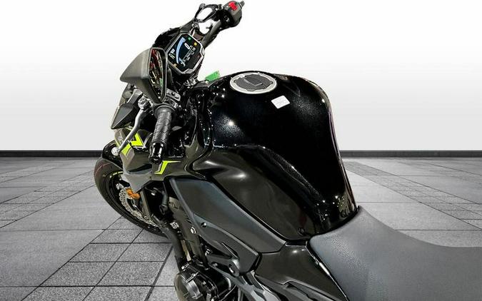 2024 Kawasaki Z900 ABS Metallic Spark Black/Metallic Matte Dark Gray