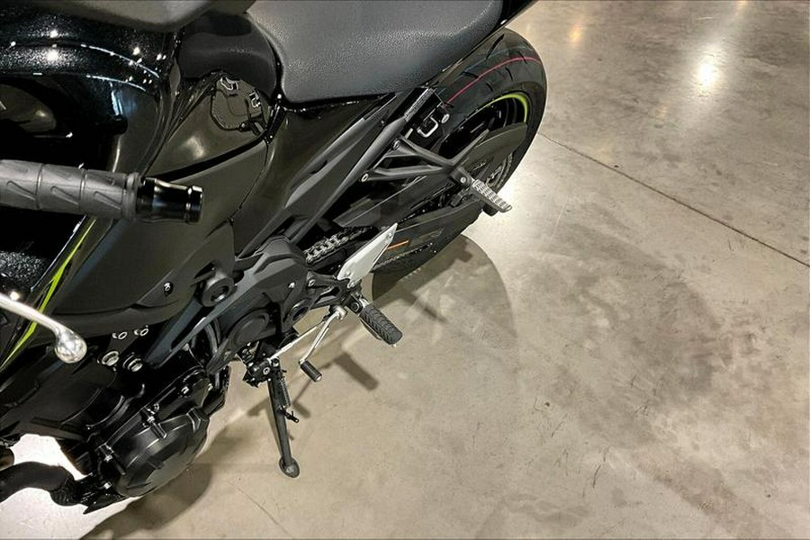 2024 Kawasaki Z900 ABS Metallic Spark Black/Metallic Matte Dark Gray