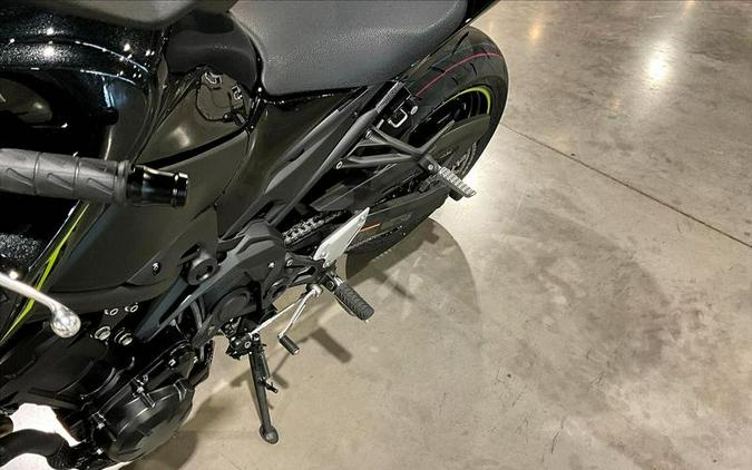 2024 Kawasaki Z900 ABS Metallic Spark Black/Metallic Matte Dark Gray