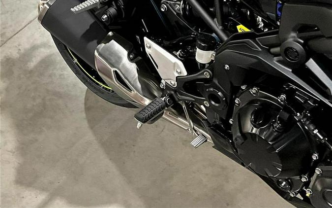 2024 Kawasaki Z900 ABS Metallic Spark Black/Metallic Matte Dark Gray