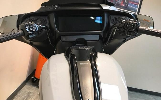 2025 Harley-Davidson Street Glide® Billiard Gray - Black Finish FLHX