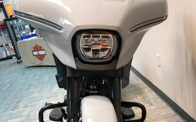 2025 Harley-Davidson Street Glide® Billiard Gray - Black Finish FLHX