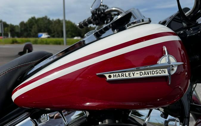 2005 Harley-Davidson® Road King® Police Birch White/Red